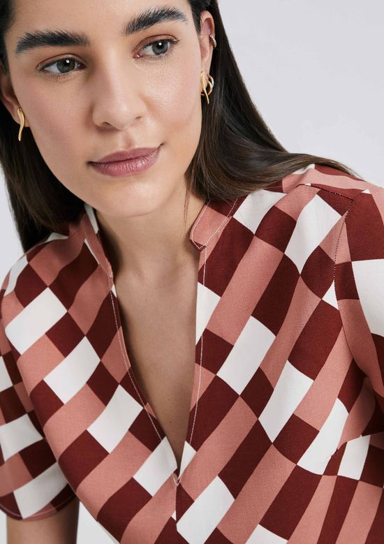 Foto do produto: Blusa Feminina Manga Evasê Estampada Em Viscolinho - Vinho