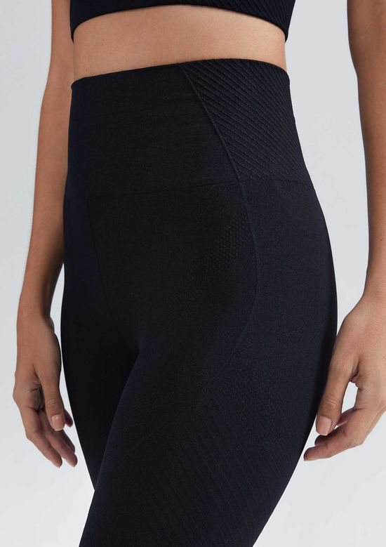 Foto do produto: Calça Legging Esportiva Canelada Sem Costura - Preto