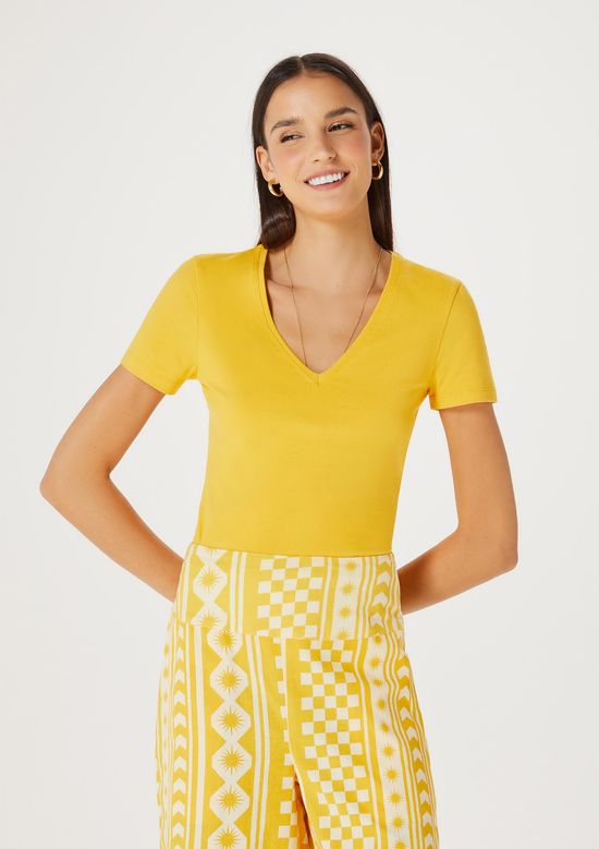 Foto do produto: Blusa Básica Feminina Decote V Com Elastano - Amarelo