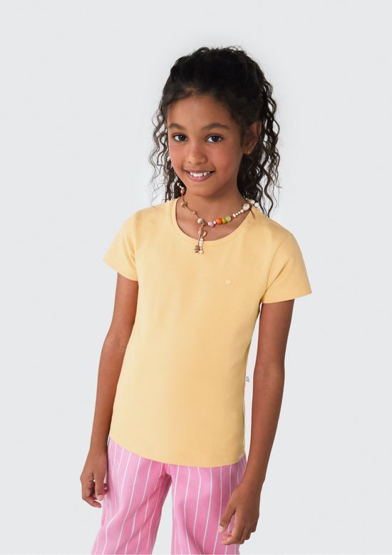 Foto do produto: Blusa Básica Infantil Menina Manga Curta Slim Com Bordado Coração - Amarelo