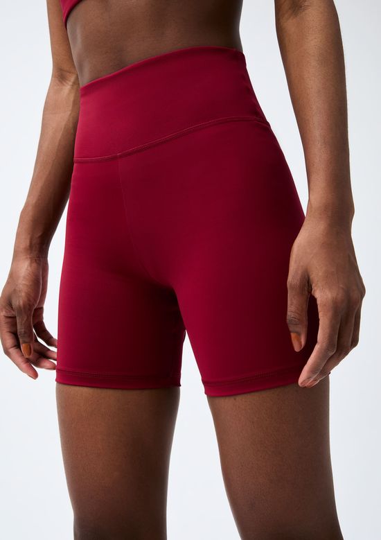 Foto do produto: Bermuda Esportiva Feminina Com Fio Lycra - Vermelho