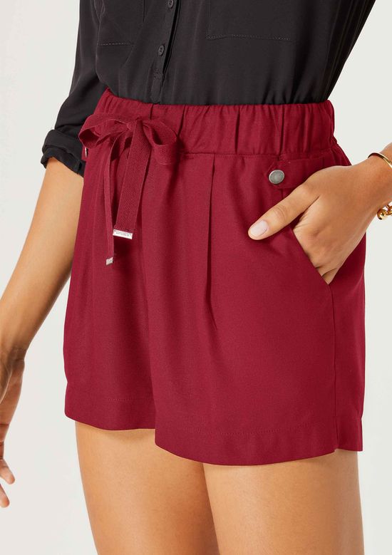 Foto do produto: Shorts Básico Feminino Cintura Média Em Viscose - Vermelho