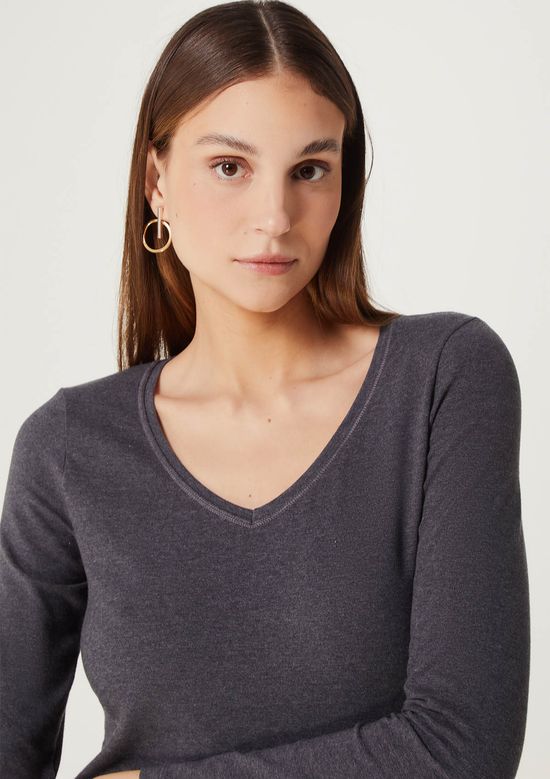 Foto do produto: Blusa Básica Feminina Manga Longa Slim Decote V - Cinza