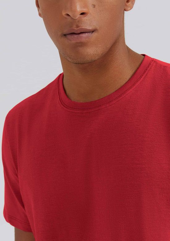 Foto do produto: Camiseta Masculina Comfort Em Malha Flamê - Vermelho