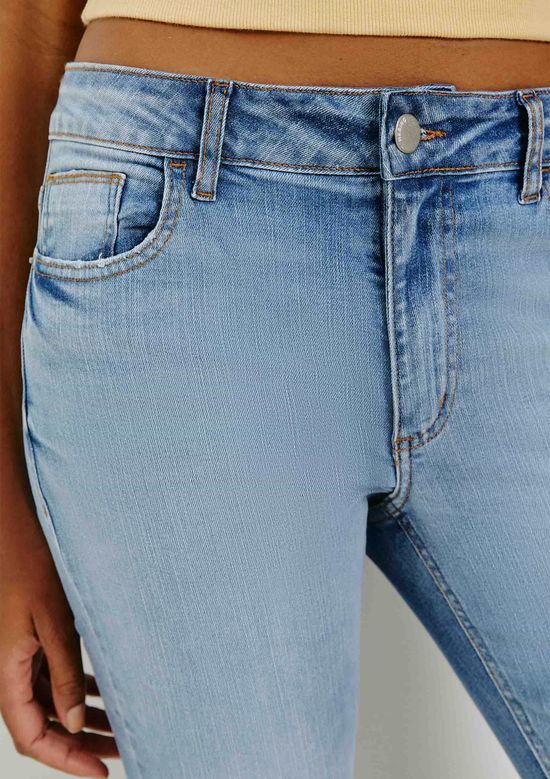 Foto do produto: Calça Jeans Básica Feminina Flare Cintura Média Com Elastano - Azul