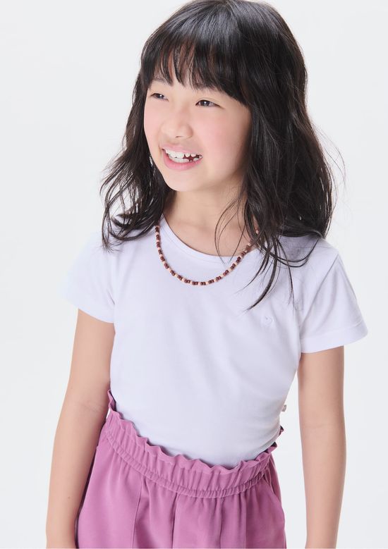 Foto do produto: Blusa Básica Infantil Menina Manga Curta Slim Com Bordado Coração - Branco