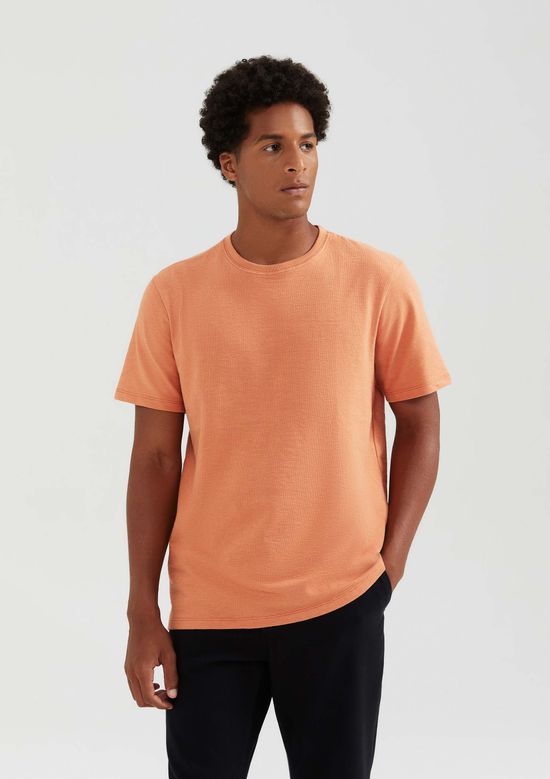 Foto do produto: Camiseta Masculina Comfort Em Malha Flamê - Marrom