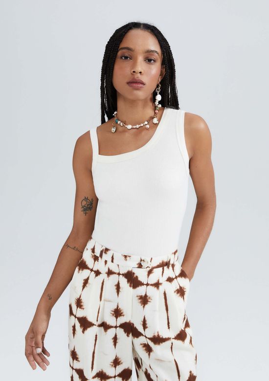 Foto do produto: Regata Feminina Assimétrica Em Ribana - Creme
