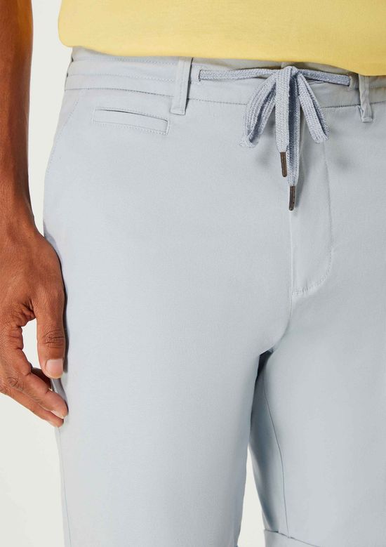 Foto do produto: Bermuda Básica Masculina Em Sarja Com Elastano - Azul