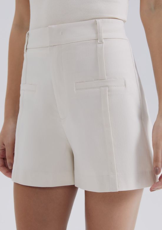 Foto do produto: Shorts Feminino Em Alfaiataria - Creme