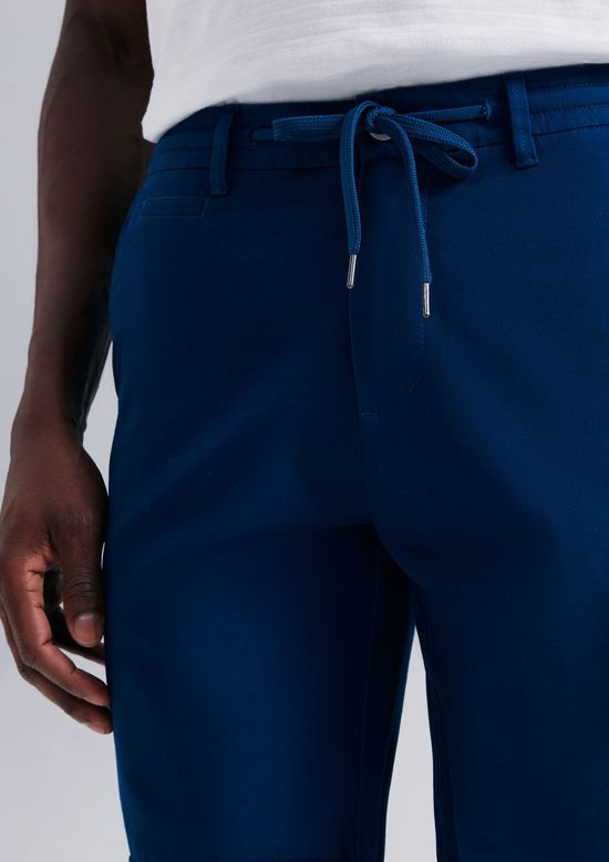 Foto do produto: Bermuda Básica Masculina Em Sarja Com Elastano - Azul