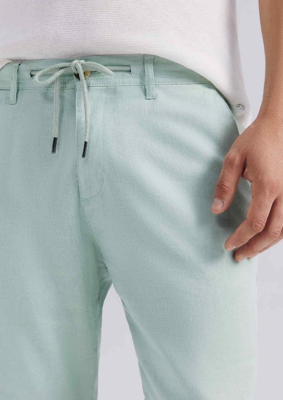 Foto do produto: Bermuda Básica Masculina Chino Em Linho - Verde