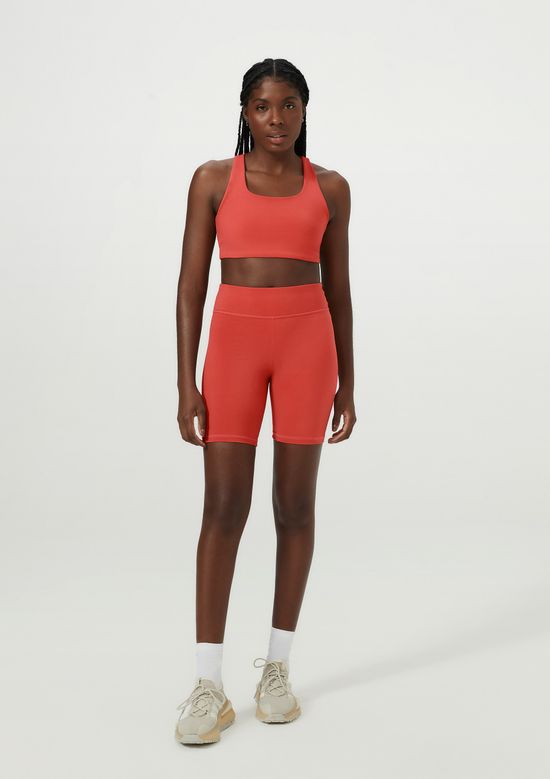 Foto do produto: Bermuda Esportiva Feminina Com Fio Lycra - Vermelho