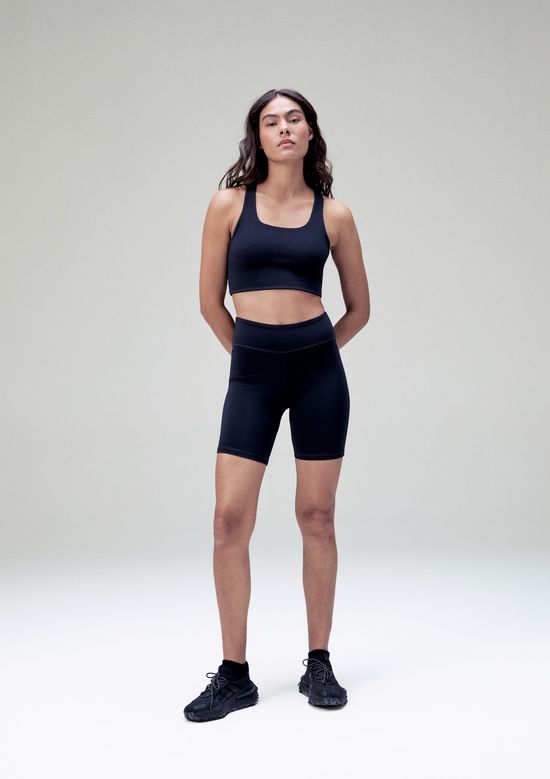 Foto do produto: Bermuda Esportiva Feminina Com Fio Lycra - Preto