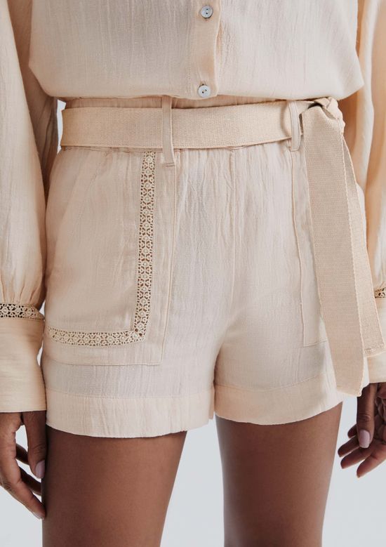 Foto do produto: Shorts Clochard Cintura Alta Com Linho - Creme