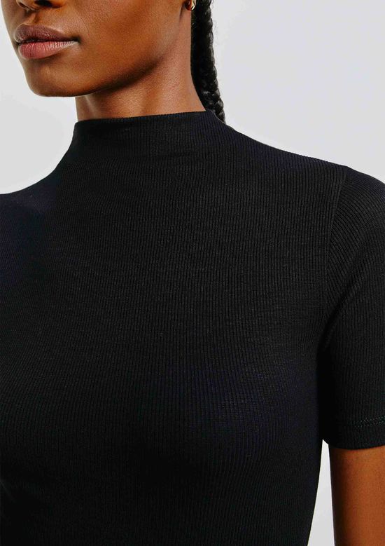 Foto do produto: Blusa Básica Feminina Gola Alta Em Ribana Canelada - Preto