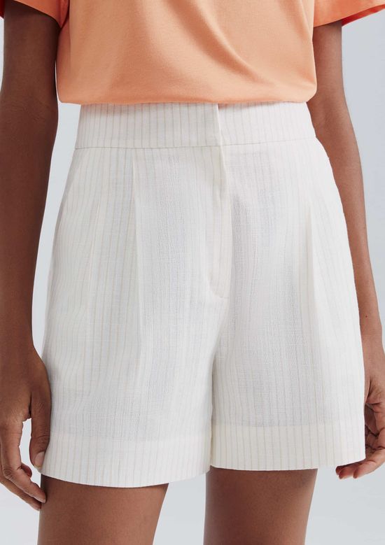 Foto do produto: Shorts Feminino Em Alfaiataria - Off white