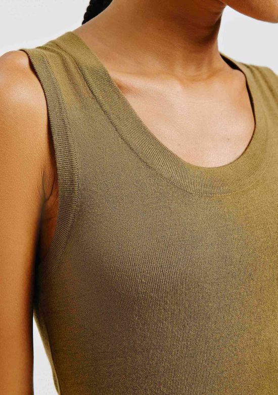 Foto do produto: Regata Feminina Slim Decote U Em Tricô De Viscose - Verde