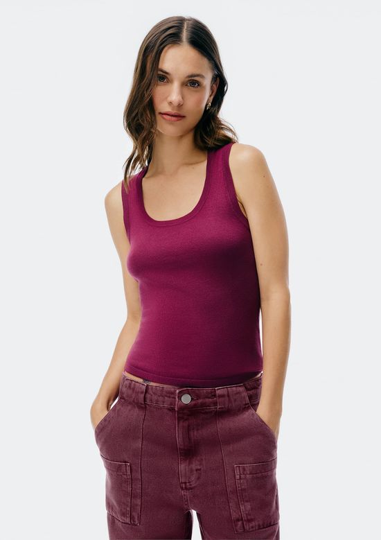 Foto do produto: Regata Feminina Slim Decote U Em Tricô De Viscose - Roxo