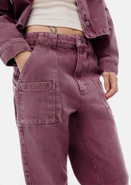 Foto do produto: Calça Feminina Reta Cintura Média Em Sarja Estonada - Roxo