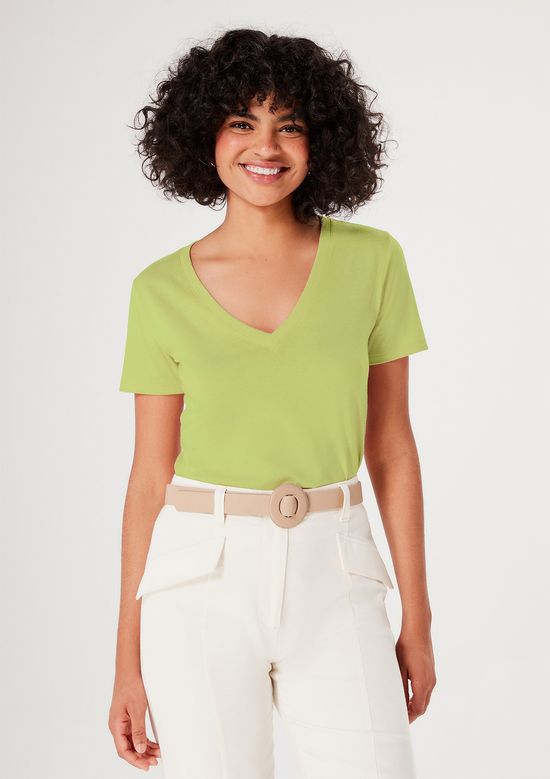 Foto do produto: Blusa Básica Feminina Em Algodão Com Decote V - Verde