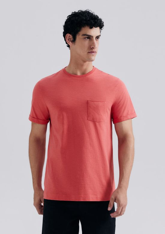 Foto do produto: Camiseta Masculina Comfort Com Bolso Em Malha Flamê - Vermelho