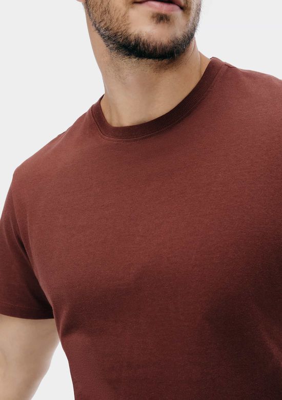 Foto do produto: Camiseta Básica Masculina Comfort Super Cotton - Marsala