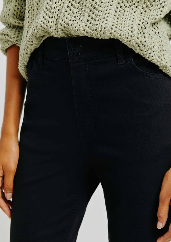 Foto do produto: Calça Jeans Feminina Flare Cintura Média Soft Touch - Preto