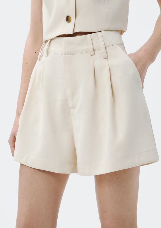 Foto do produto: Shorts Feminino Em Alfaiataria Peach Touch - Creme