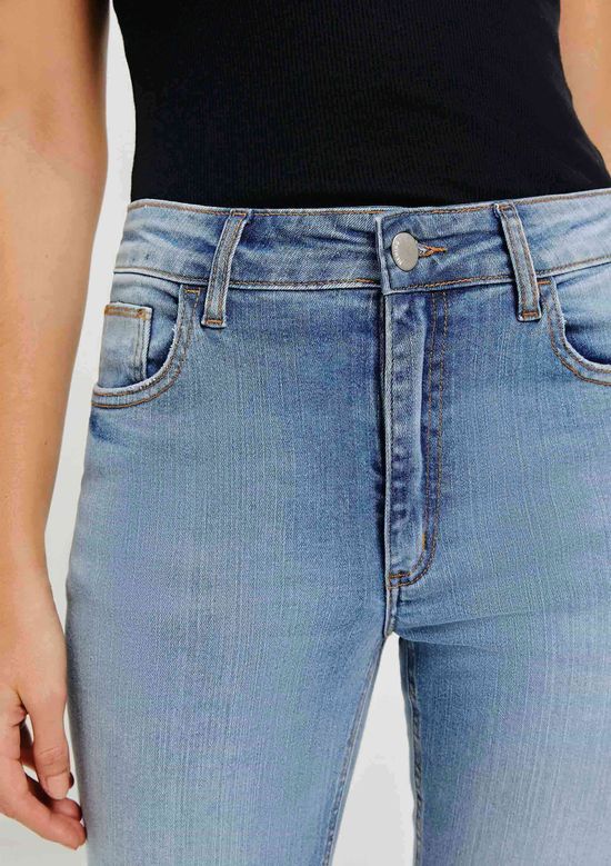 Foto do produto: Calça Jeans Básica Feminina Cintura Média Flare Petit - Azul