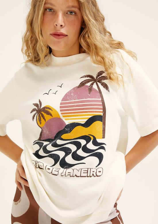 Foto do produto: Camiseta Oversized Com Estampa Hering + Cosmo - Creme