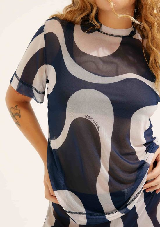 Foto do produto: Blusa Manga Curta Estampada Em Tule Hering + Cosmo - Azul