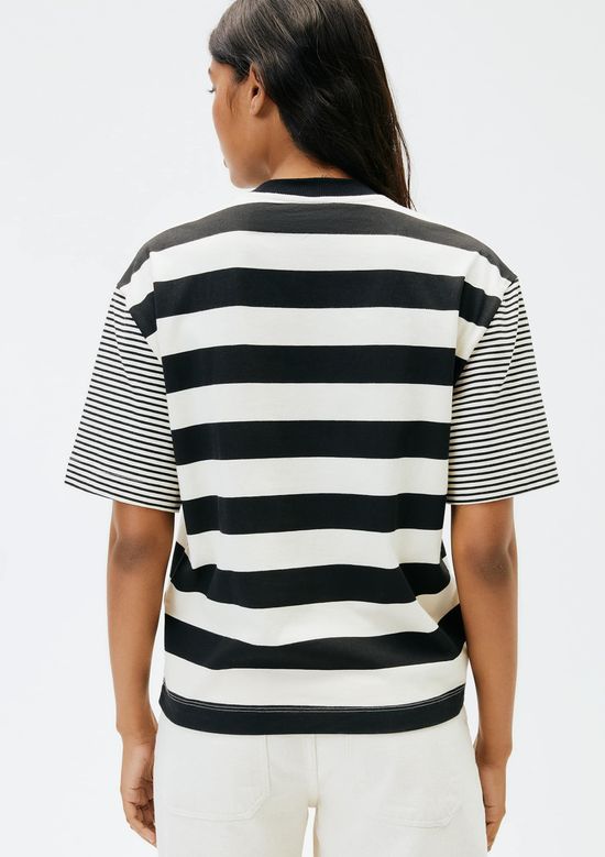 Foto do produto: Camiseta Feminina Stripe Com Bordado - Preto