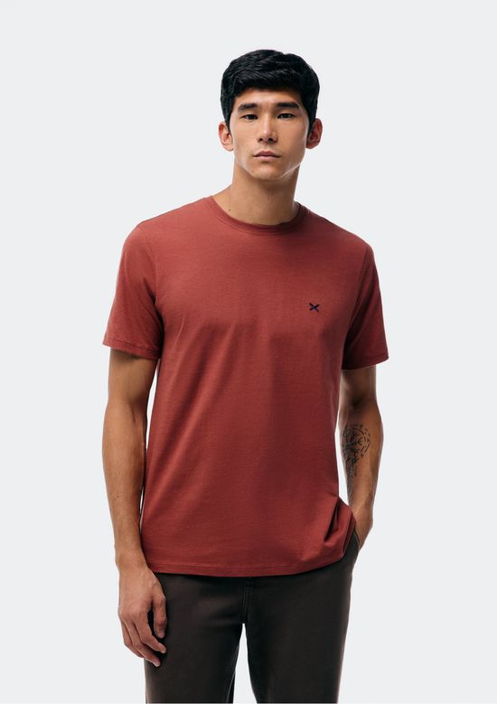 Foto do produto: Camiseta Básica Masculina World Com Bordado - Marsala