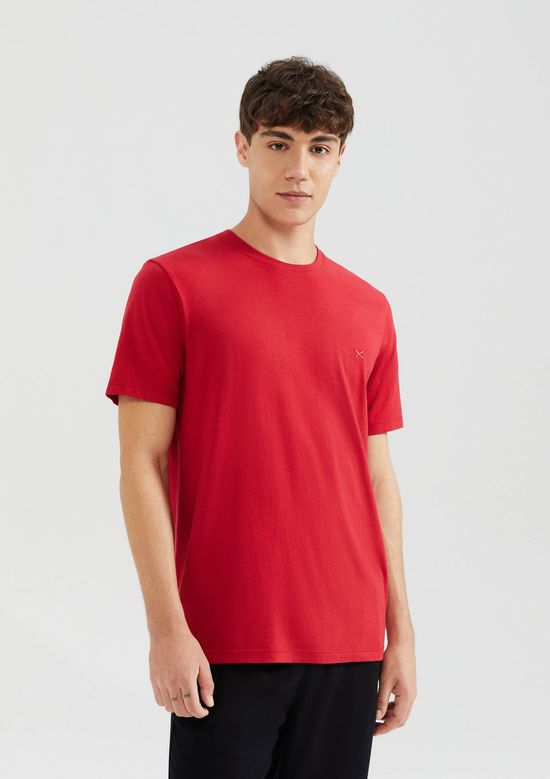 Foto do produto: Camiseta Básica Masculina World Com Bordado - Vermelho