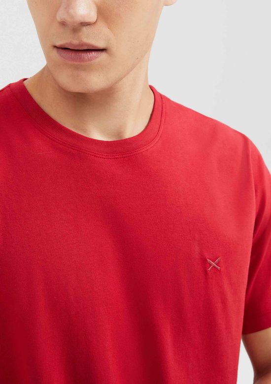 Foto do produto: Camiseta Básica Masculina World Com Bordado - Vermelho