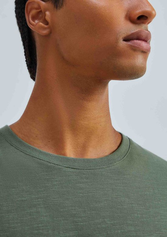 Foto do produto: Camiseta Masculina Comfort Em Malha Flamê  - Verde