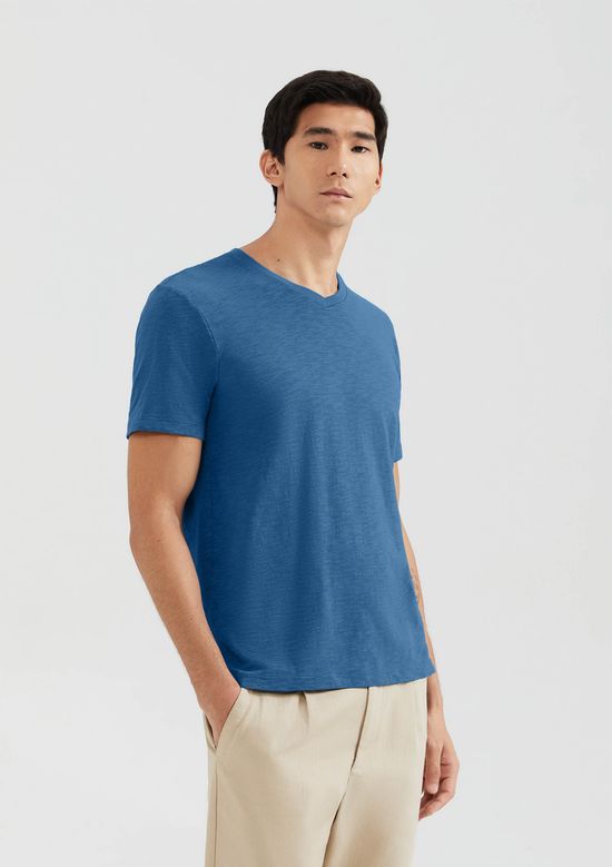 Foto do produto: Camiseta Básica Masculina Slim Gola V Em Malha Flamê - Azul