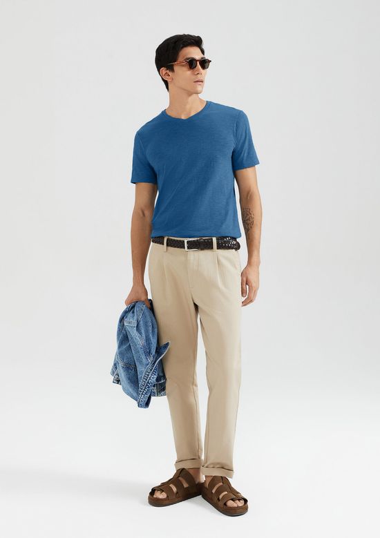 Foto do produto: Camiseta Básica Masculina Slim Gola V Em Malha Flamê - Azul