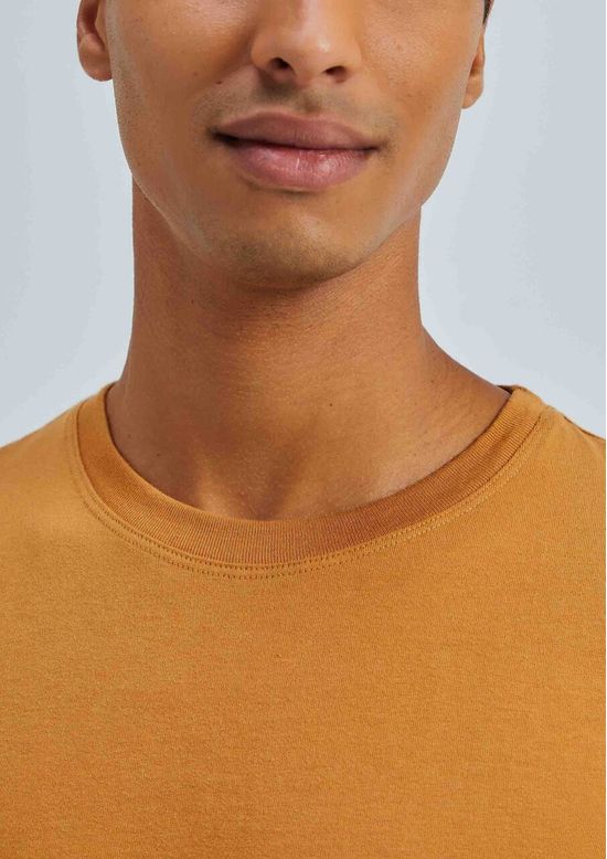 Foto do produto: Camiseta Básica Unissex Manga Curta Regular World - Marrom