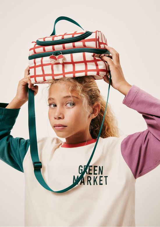 Foto do produto: Lancheira Infantil Unissex Com Estampa Hering Kids + Renata Vanzetto - Vermelho