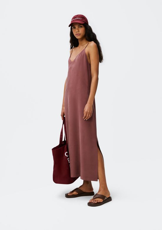 Foto do produto: Vestido Midi Em Peach Touch Com Fenda - Vinho
