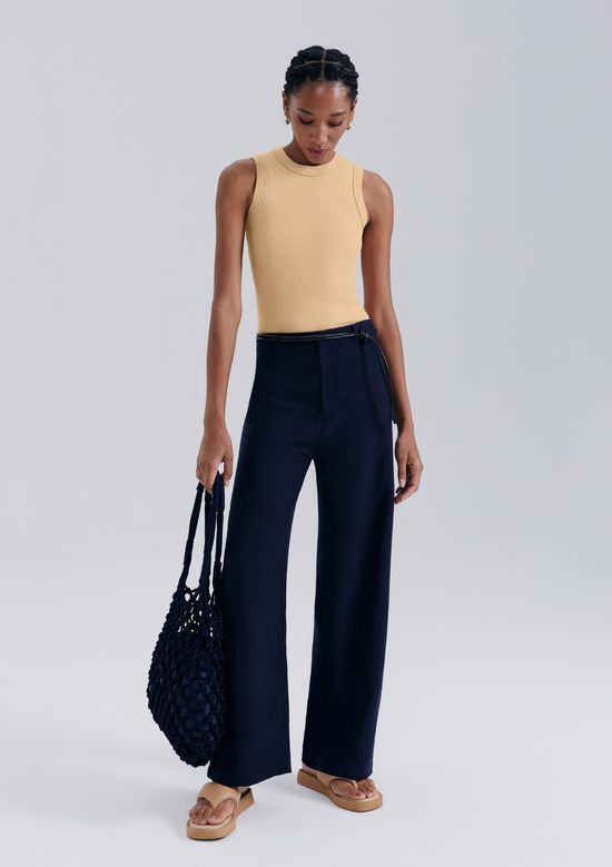 Foto do produto: Regata Básica Feminina Slim Neck - Amarelo