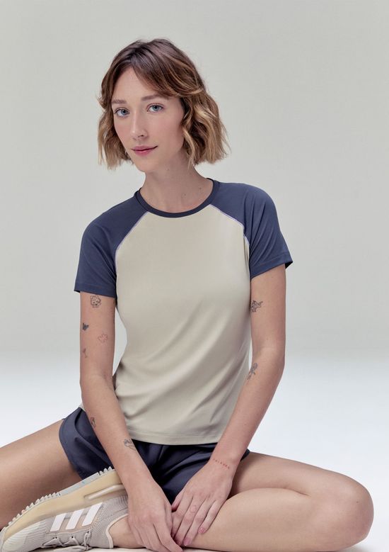 Foto do produto: Camiseta Esportiva Feminina Raglan Proteção UV 50+ - Off white