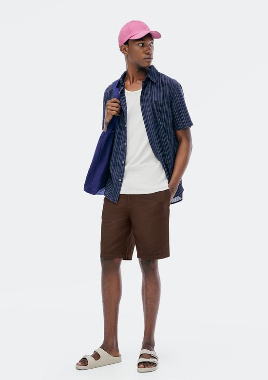 Foto do produto: Bermuda Masculina Reta Texturizada Com Linho - Marrom