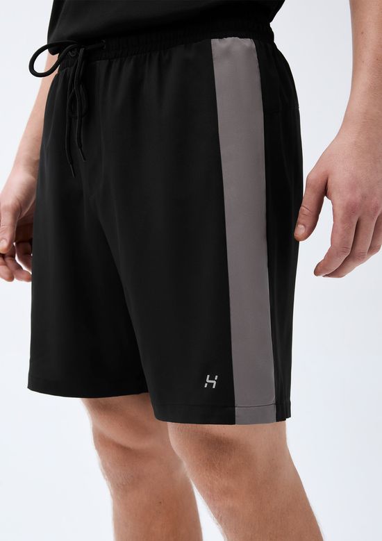 Foto do produto: Bermuda Esportiva Masculina Com Recorte Lateral Easy Care - Preto