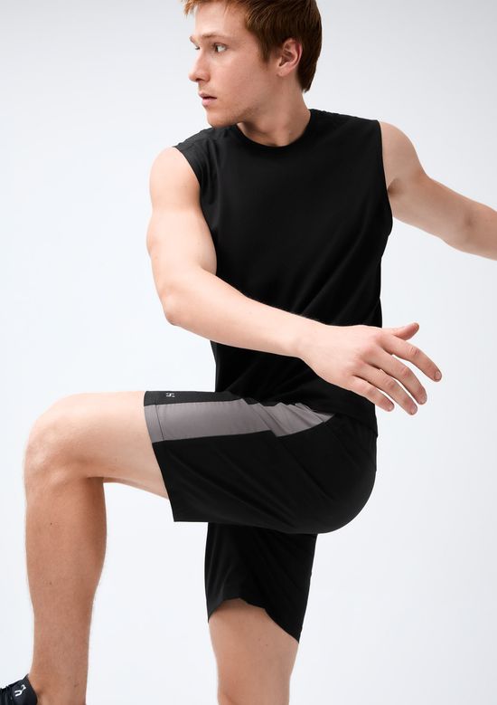 Foto do produto: Bermuda Esportiva Masculina Com Recorte Lateral Easy Care - Preto