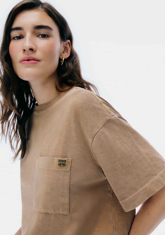 Foto do produto: Camiseta Feminina Box Estonada Pocket - Marrom
