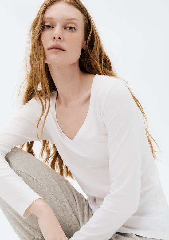Foto do produto: Blusa Básica Feminina Manga Longa Slim Decote V - Branco