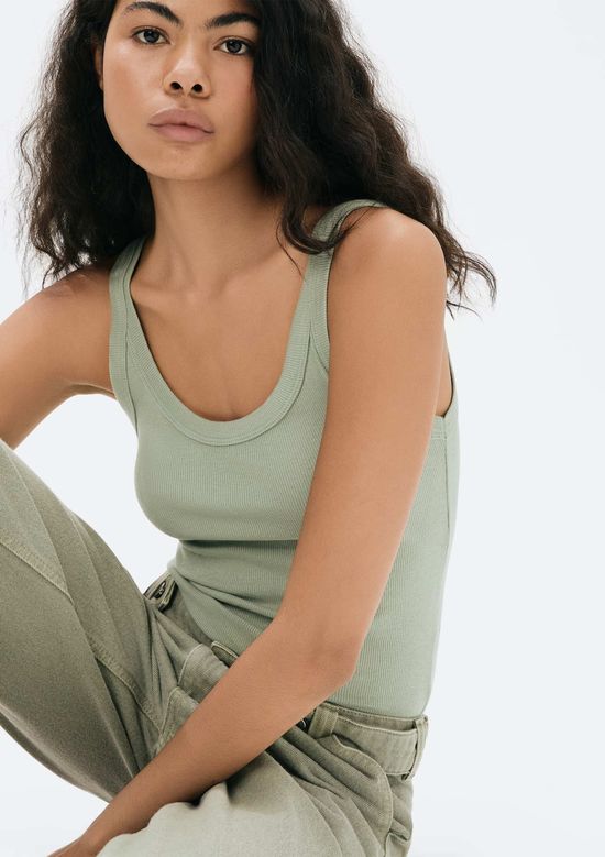Foto do produto: Regata Básica Feminina Slim Rib - Verde